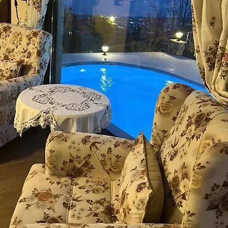 Holiday Dibektas - Isitmali Havuz Villa Sapanca