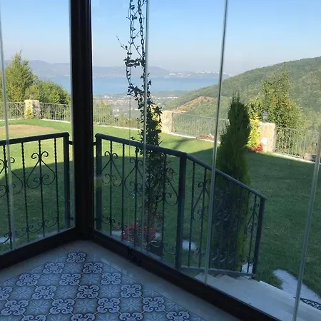 Holiday Dibektas - Isitmali Havuz