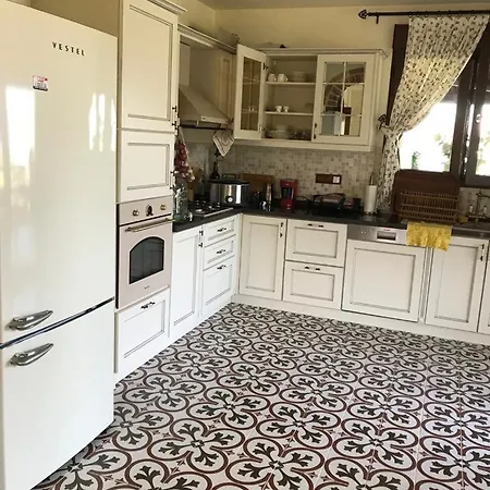 Holiday Dibektas - Isitmali Havuz
