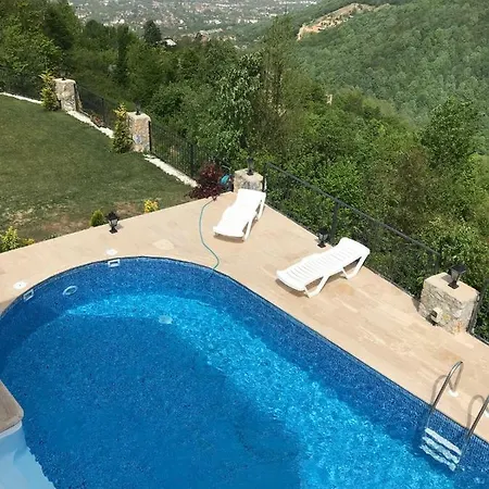 Holiday Dibektas - Isitmali Havuz Villa Sapanca